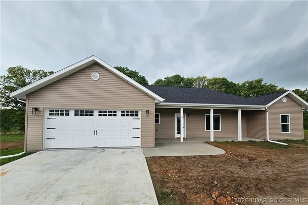 $449,900 | 3 Oak Tree Lane, Eldon, MO 65026