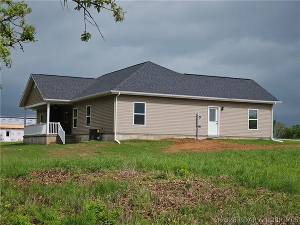 $449,900 | 3 Oak Tree Lane, Eldon, MO 65026