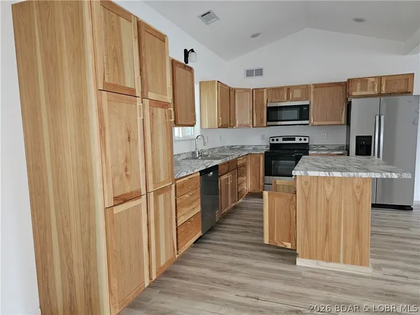 $449,900 | 3 Oak Tree Lane, Eldon, MO 65026