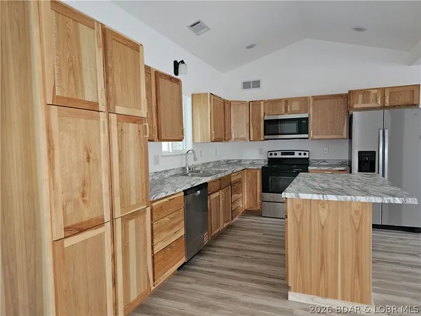 $449,900 | 3 Oak Tree Lane, Eldon, MO 65026