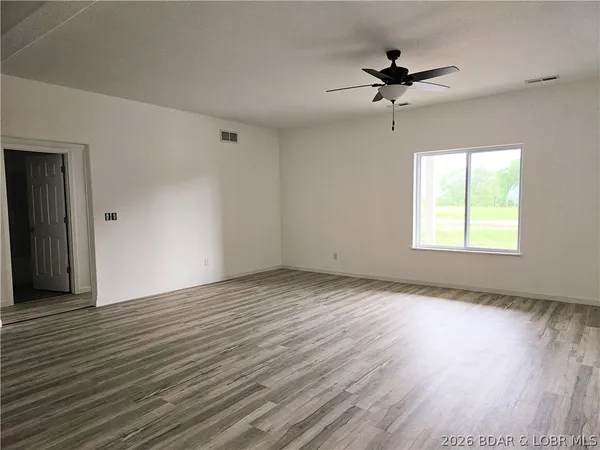 $449,900 | 3 Oak Tree Lane, Eldon, MO 65026