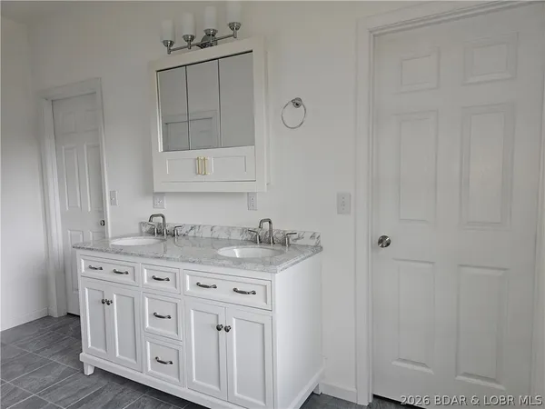 $449,900 | 3 Oak Tree Lane, Eldon, MO 65026