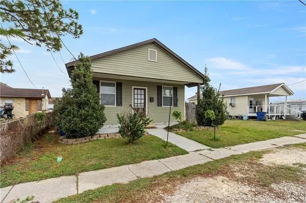 $1,600 | 305 Laroussini Street, Westwego, LA 70094