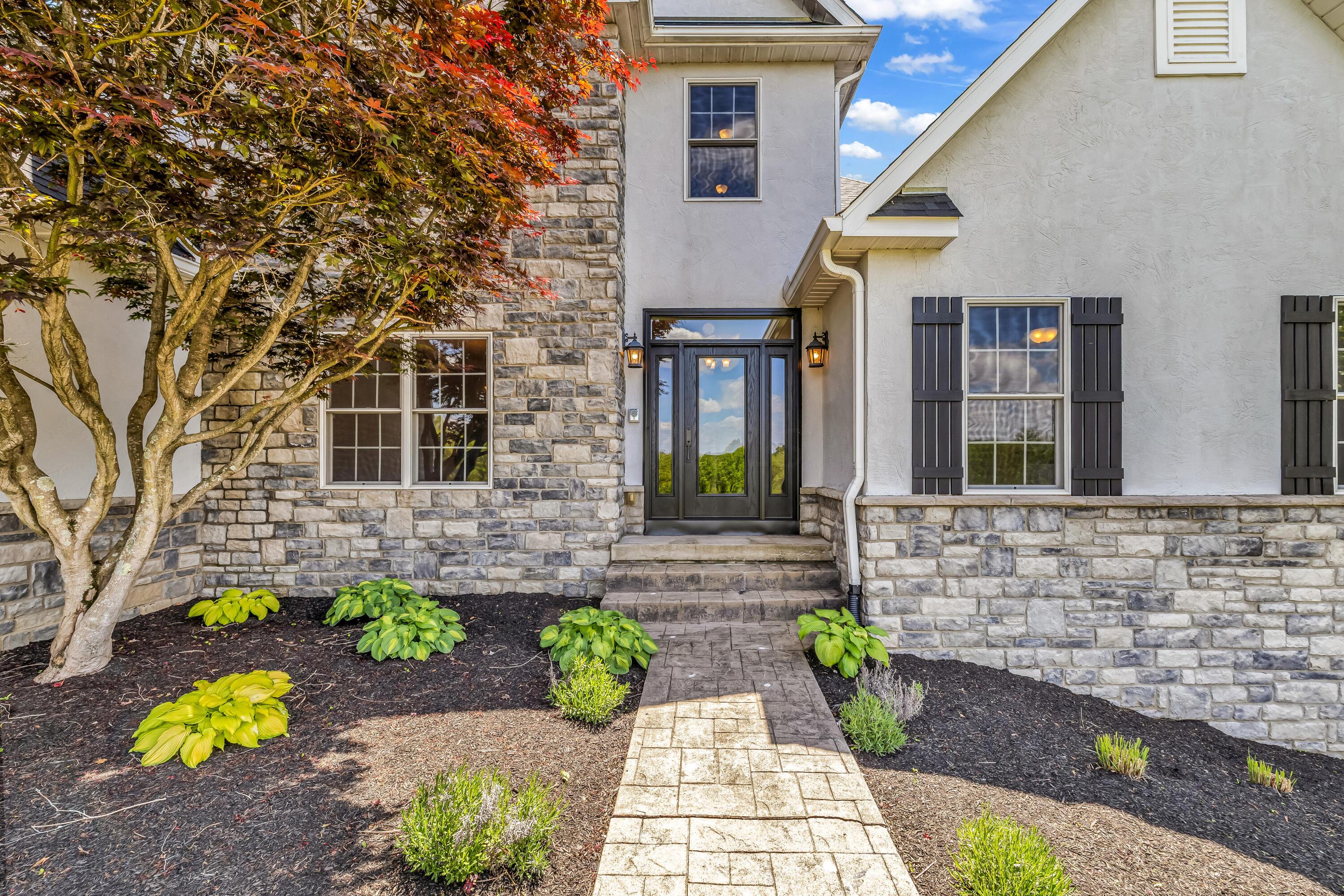16689 Bailor Road Laurelville, OH 43135 - Photo 4 of 73 4. Front Entry
