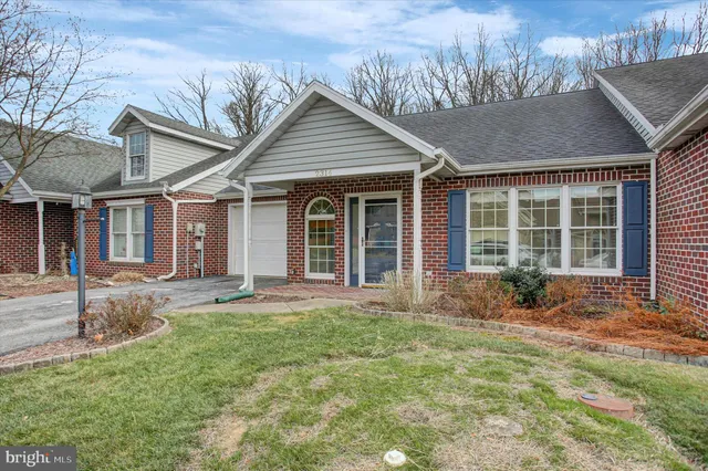 $1,500 | 2314 Majestic Court, Chambersburg, PA 17202