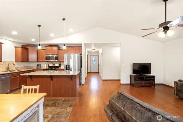 $455,000 | 93 McDonald Creek, Elma, WA 98541