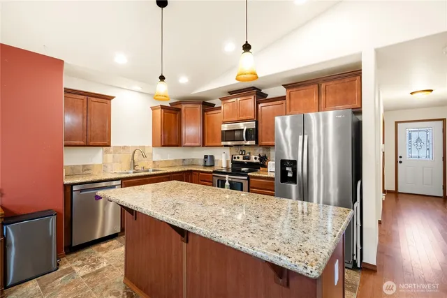 $455,000 | 93 McDonald Creek, Elma, WA 98541