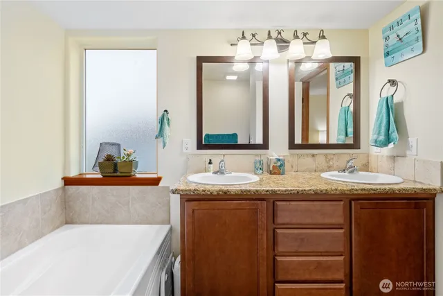 $455,000 | 93 McDonald Creek, Elma, WA 98541