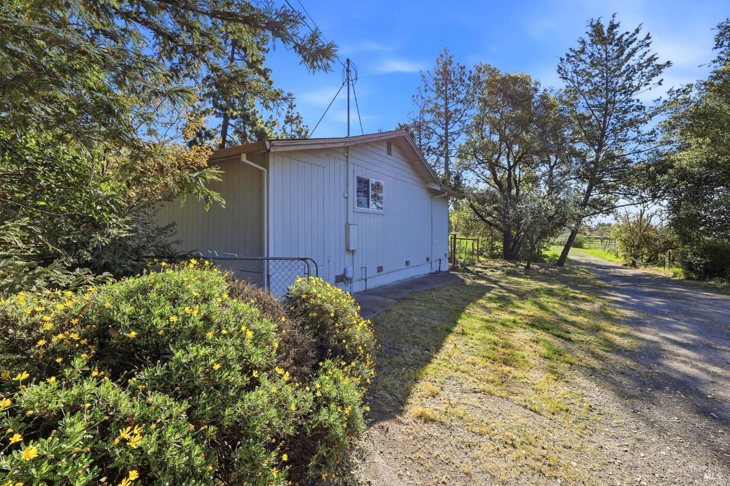 4305 Petaluma Hill Road Santa Rosa, CA 95404 - Photo 39 of 95