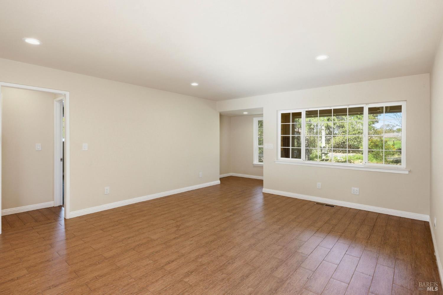 4305 Petaluma Hill Road Santa Rosa, CA 95404 - Photo 8 of 95