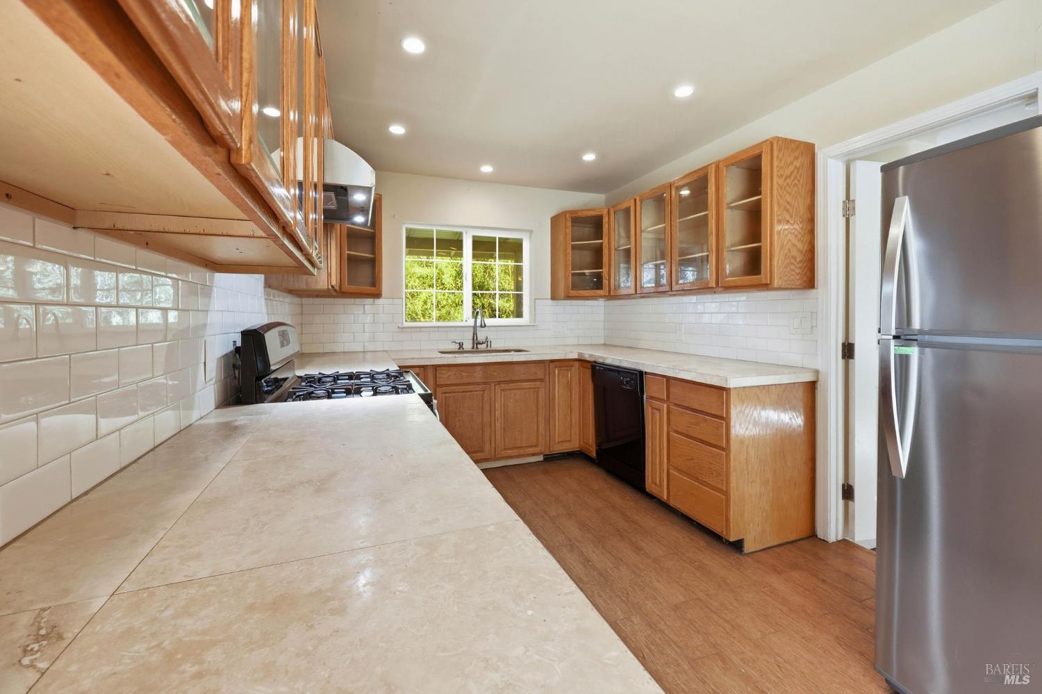 4305 Petaluma Hill Road Santa Rosa, CA 95404 - Photo 10 of 95