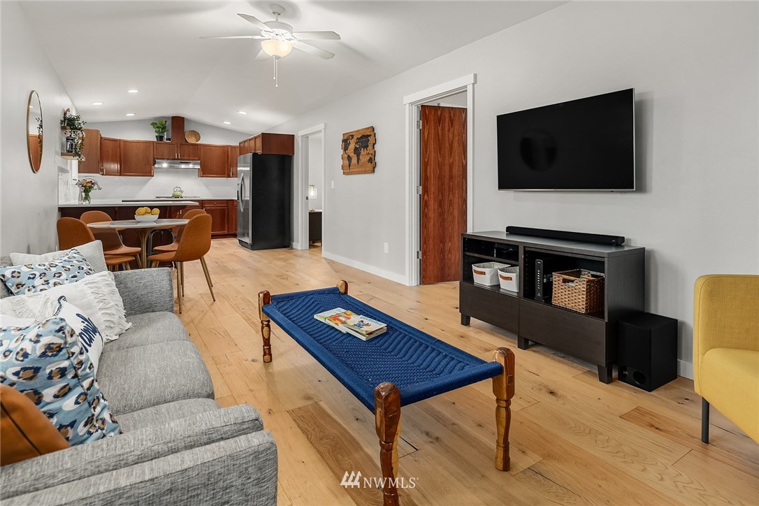 20507 West Richmond Road Bothell, WA 98021 - Photo 2 of 18