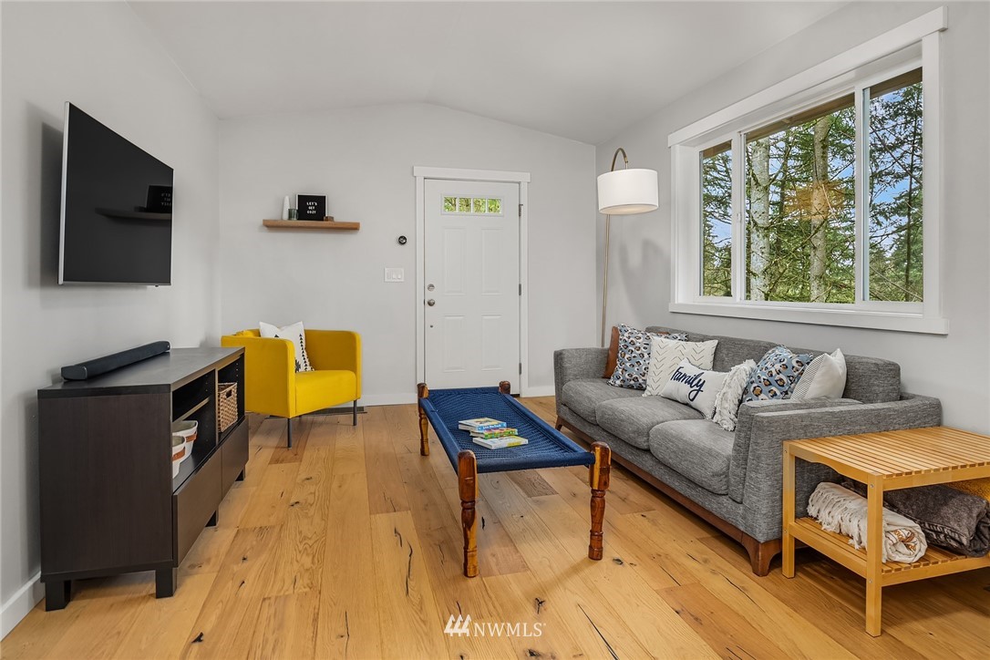 20507 West Richmond Road Bothell, WA 98021 - Photo 3 of 18