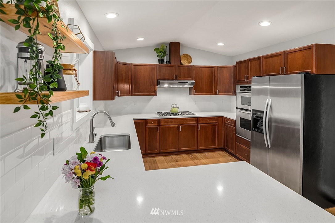 20507 West Richmond Road Bothell, WA 98021 - Photo 6 of 18