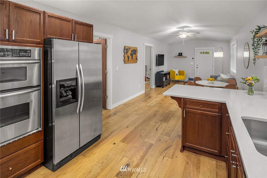 20507 West Richmond Road Bothell, WA 98021 - Photo 7 of 18