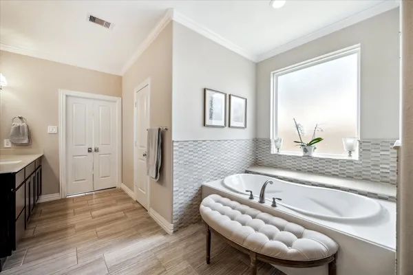 $7,500 | 1515 Thornton Road, Houston, TX 77018