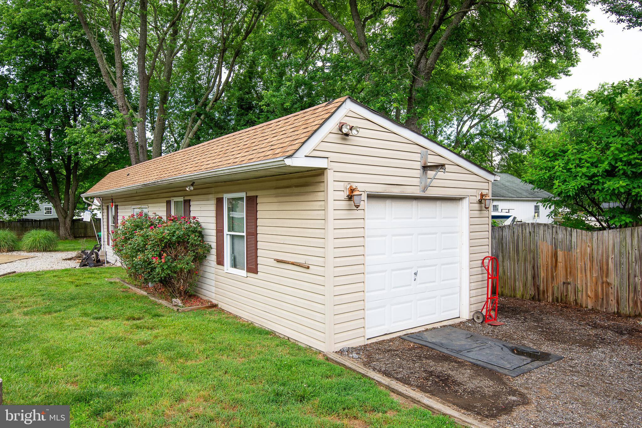 117 River Road Edgewater, MD 21037 - Photo 8 of 26 Gallery Image 8
