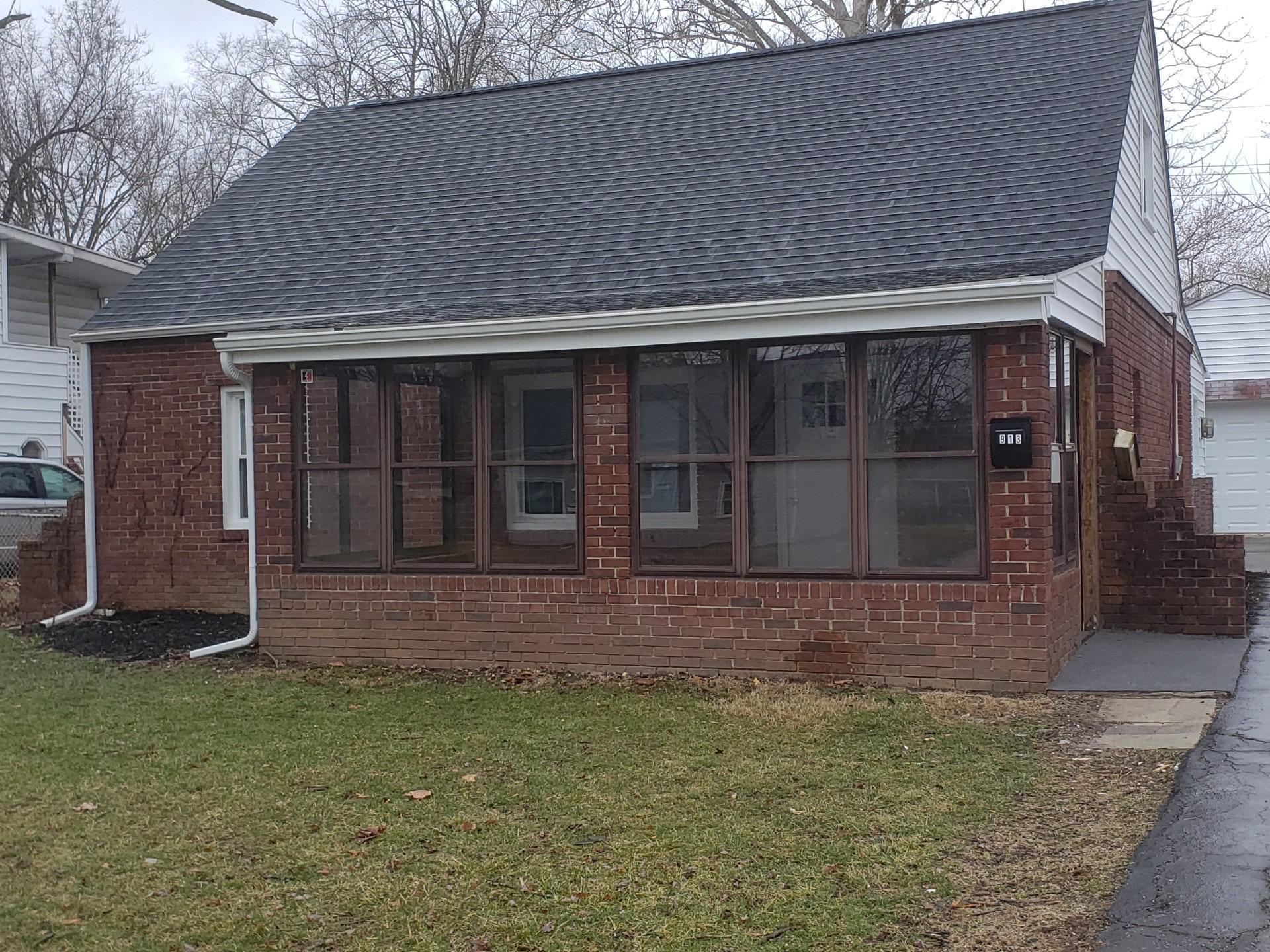 913 Duke Road Columbus, OH 43213 - Photo 1 of 18