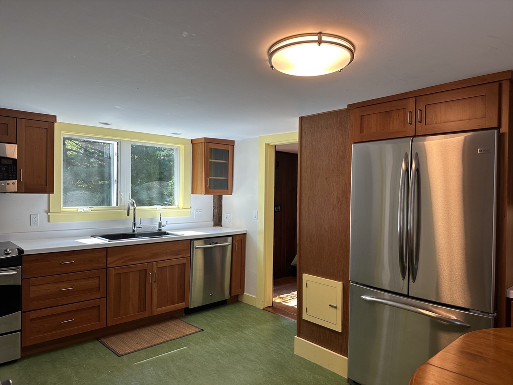 64 Main Street Montague, MA 01351 - Photo 16 of 39
