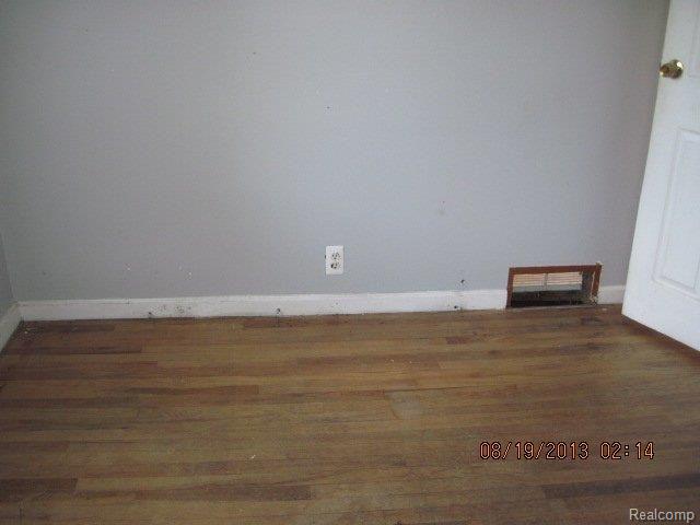 38535 Van Born Road Romulus, MI 48174 - Photo 17 of 27 017.JPG