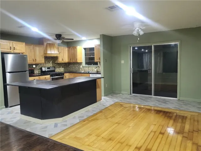 $2,000 | 2713 Cerritas Via, Harvey, LA 70058