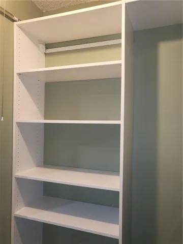 $2,000 | 2713 Cerritas Via, Harvey, LA 70058