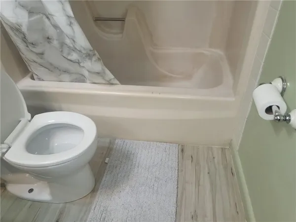 $2,000 | 2713 Cerritas Via, Harvey, LA 70058