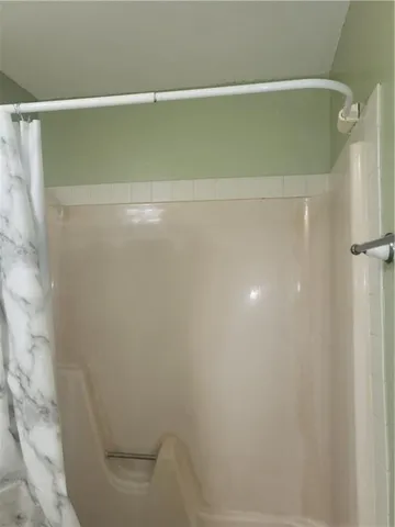 $2,000 | 2713 Cerritas Via, Harvey, LA 70058