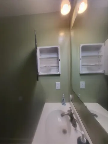 $2,000 | 2713 Cerritas Via, Harvey, LA 70058