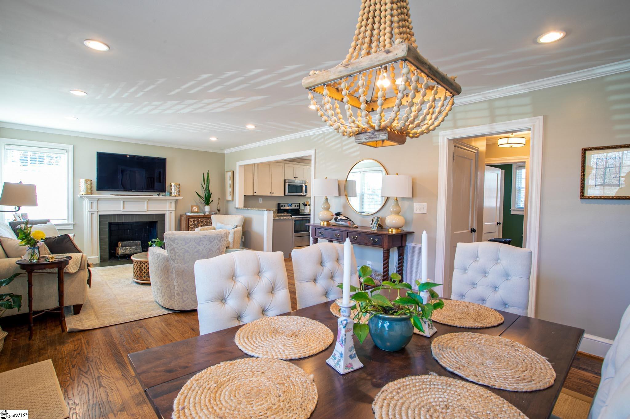324 Parkins Mill Road Greenville, SC 29607 - Photo 5 of 31