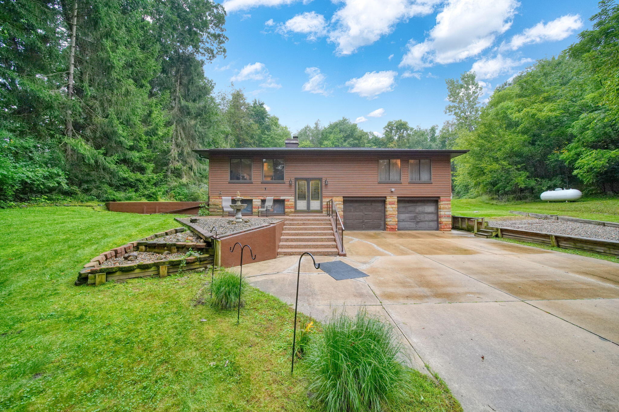 3860 Wellman Road Parma, MI 49269 - Photo 2 of 81 2