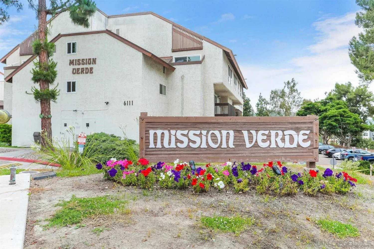 6191 Rancho Mission Road, Unit 105 San Diego, CA 92108 - Photo 22 of 31 a view of street sign
