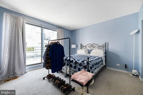 $265,000 | 3 North Christopher Columbus Boulevard, Unit PL236, Philadelphia, PA 19106