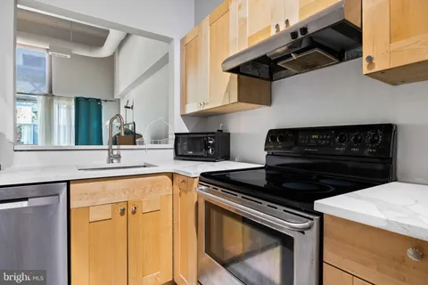 $265,000 | 3 North Christopher Columbus Boulevard, Unit PL236, Philadelphia, PA 19106