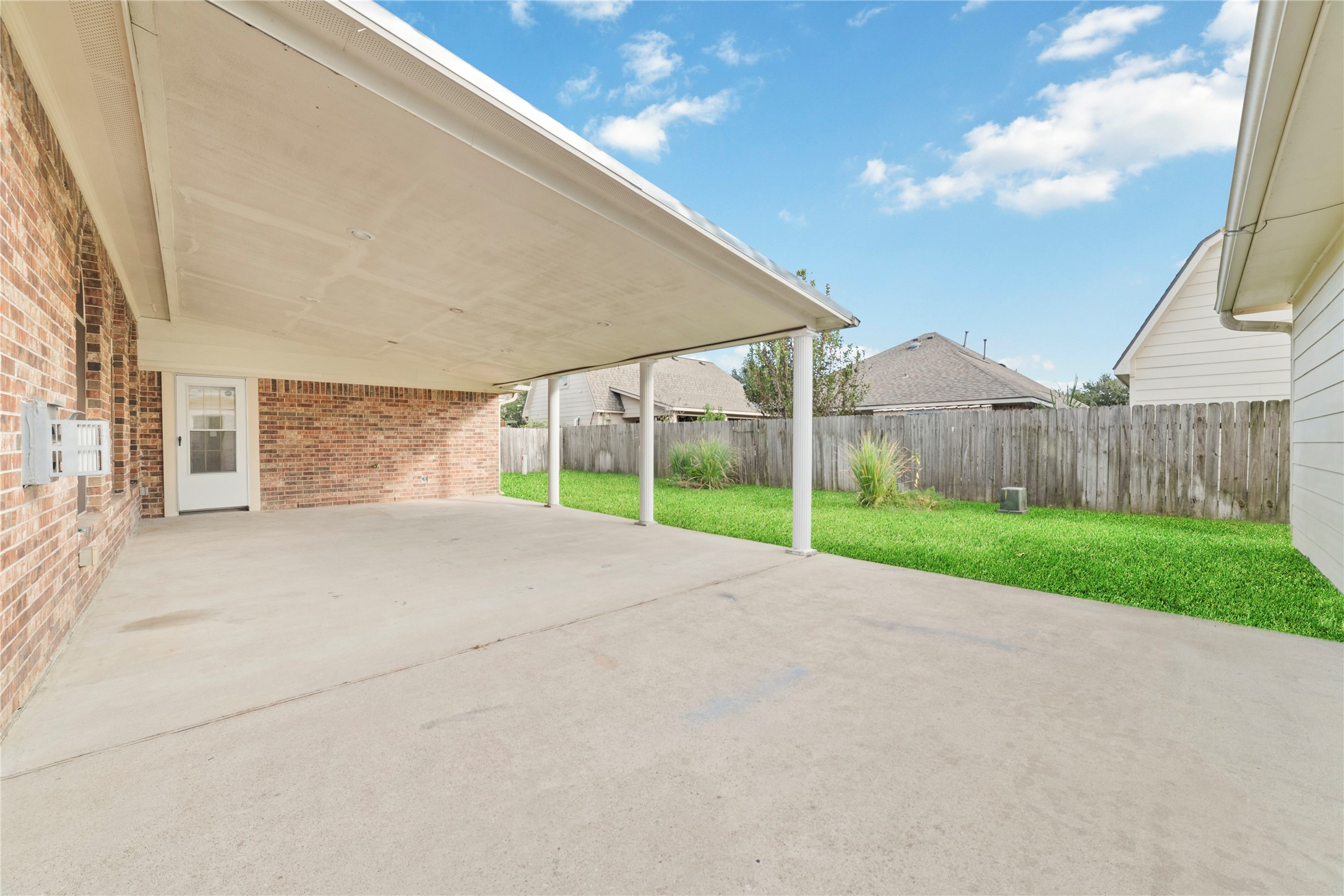 11108 Dawson Road Pearland, TX 77584 - Photo 6 of 43 a view of backyard of house with green space