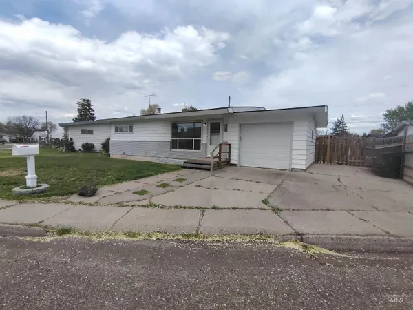 $270,000 | 1150 North 9th East, Mountain Home, ID 83647