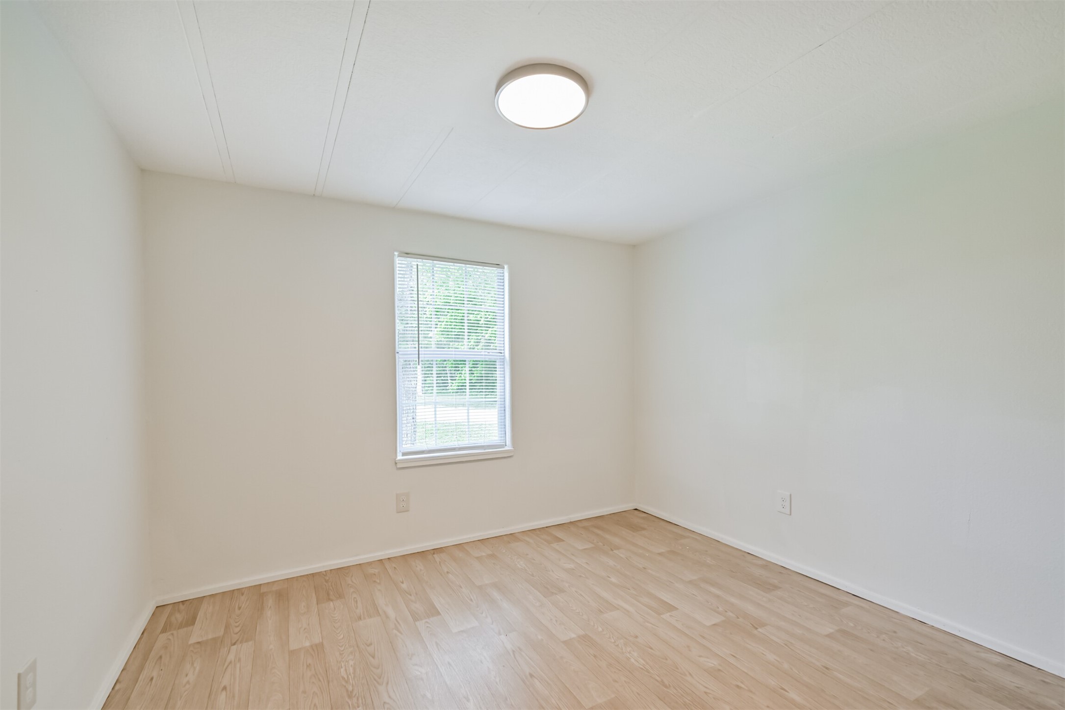 1749 Max Road, Unit 4 Pearland, TX 77581 - Photo 21 of 33 Bedroom 2