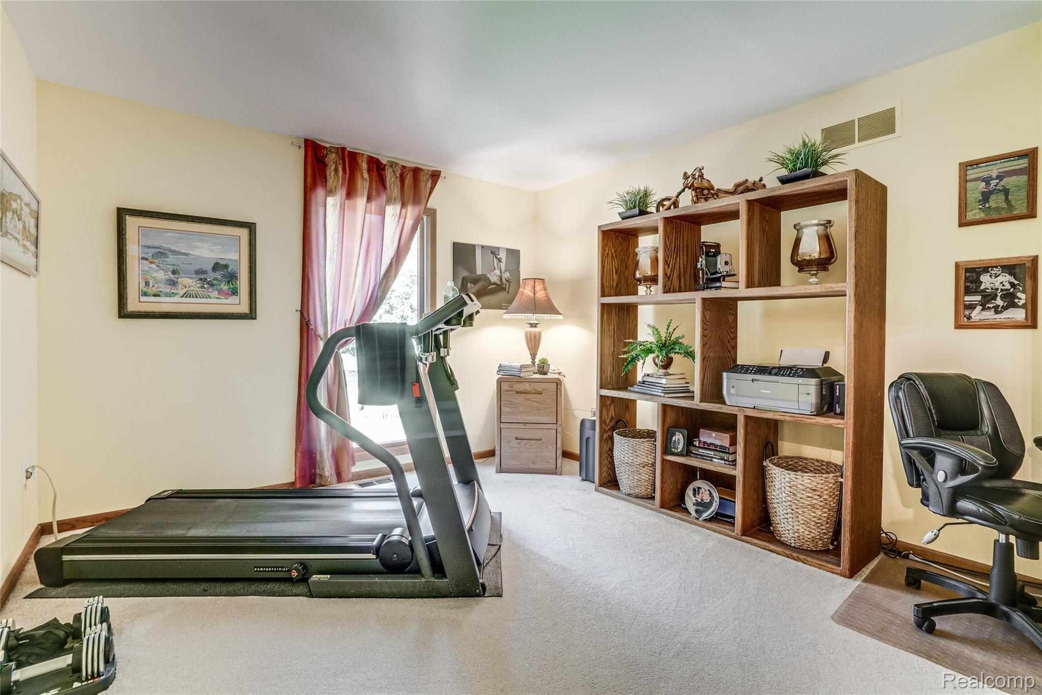 8249 Chambers Road Pinckney, MI 48169 - Photo 27 of 59 Interiors (24 of 36).jpg