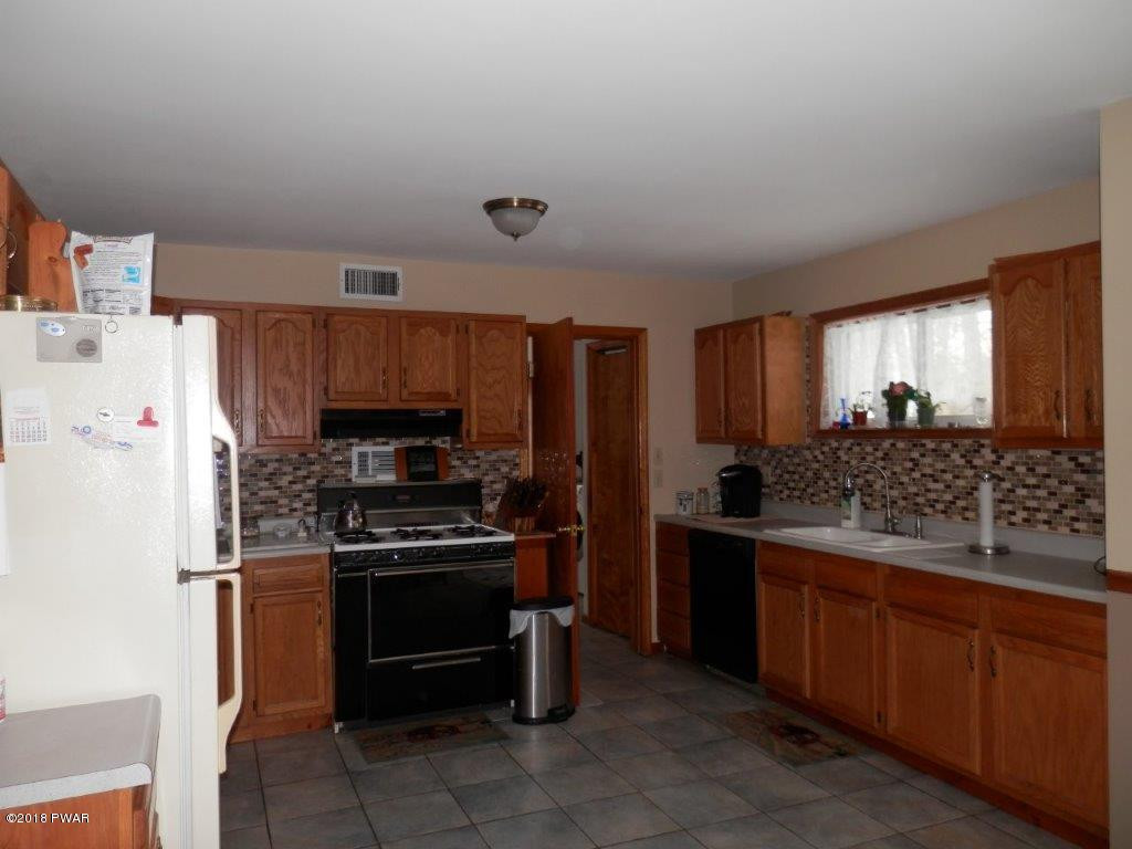 116 Indian Trail Road Milford, PA 18337 - Photo 3 of 13 P1211623