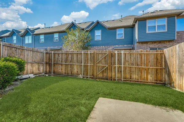 $2,590 | 917 Jamesville Lane, Plano, TX 75074
