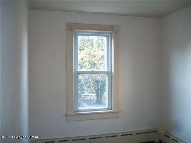 648 Peace Street Hazleton, PA 18201 - Photo 9 of 16 648 peace hazleton 009