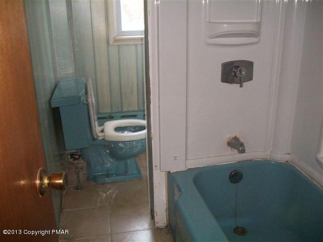 648 Peace Street Hazleton, PA 18201 - Photo 10 of 16 648 peace hazleton 010