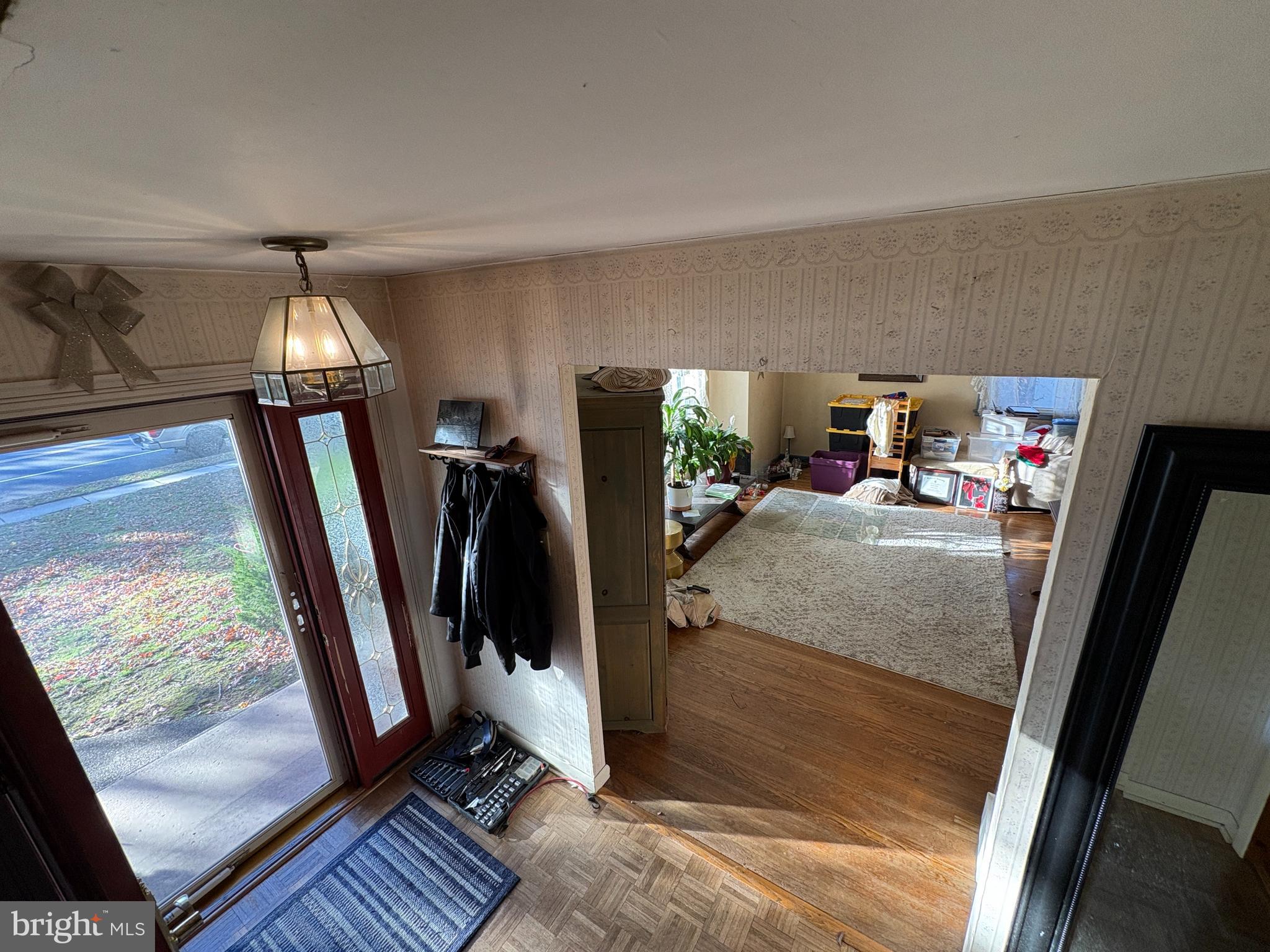 2204 New Albany Road Cinnaminson, NJ 08077 - Photo 4 of 22 a view of a hallway with workspace