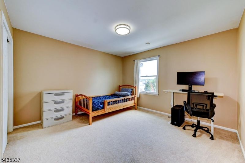 808 Columbus Avenue Raritan, NJ 08869 - Photo 29 of 47