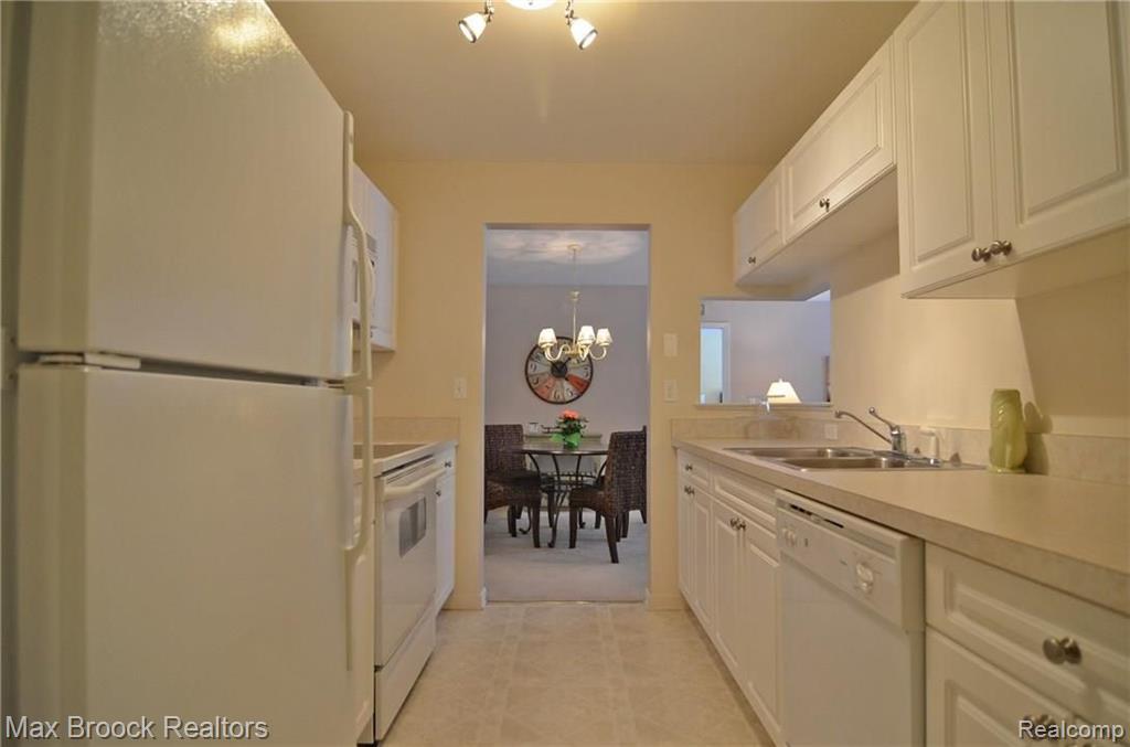 3489 Tremonte Circle, Unit 214 Rochester, MI 48306 - Photo 14 of 25