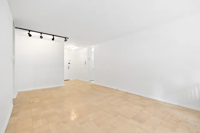 $495,000 | 237 East 87th Street, Unit 3F | Upper East Side
