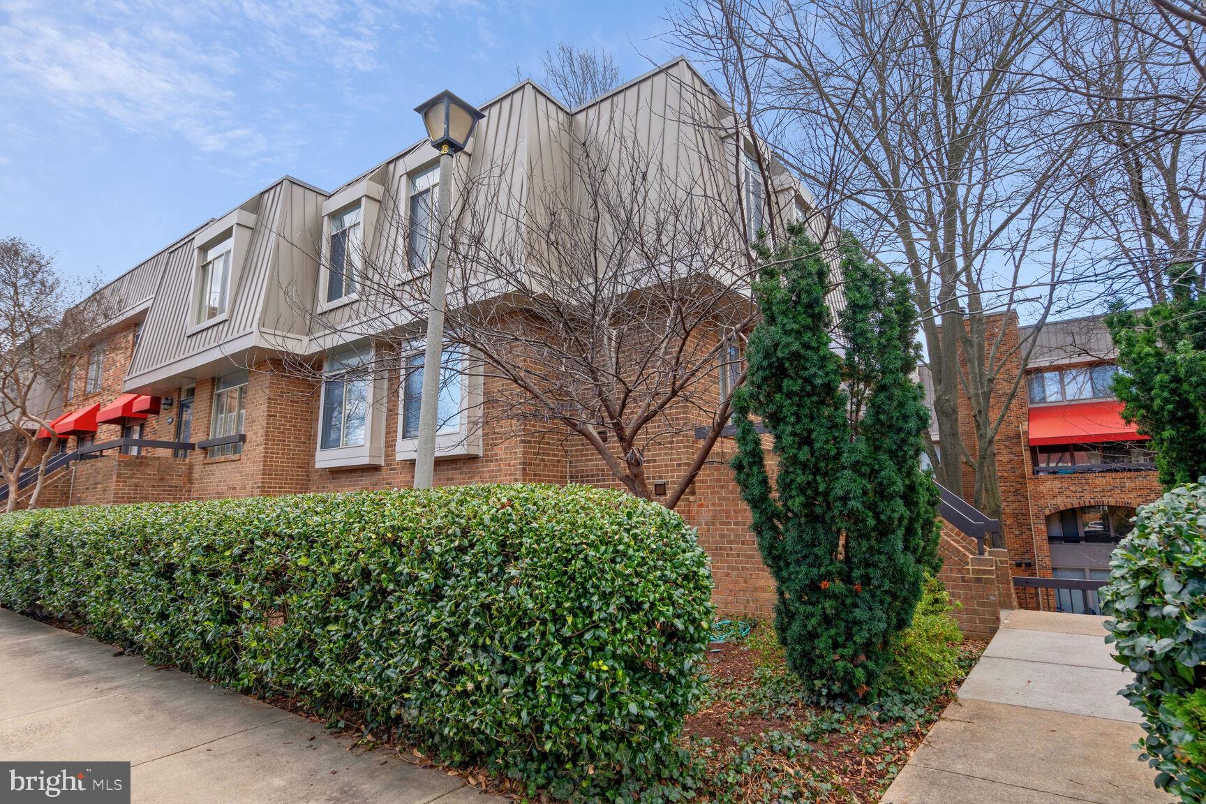 642 15th Street South, Unit 2 Arlington, VA 22202 - Photo 12 of 16