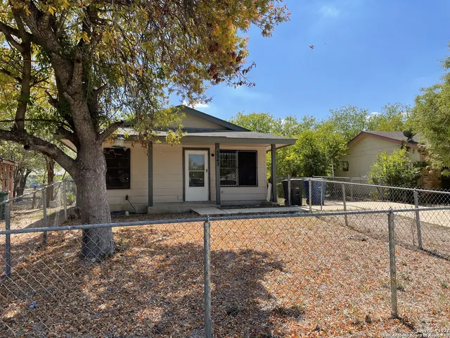 $850 | 5242 Rubidoux Drive, San Antonio, TX 78228