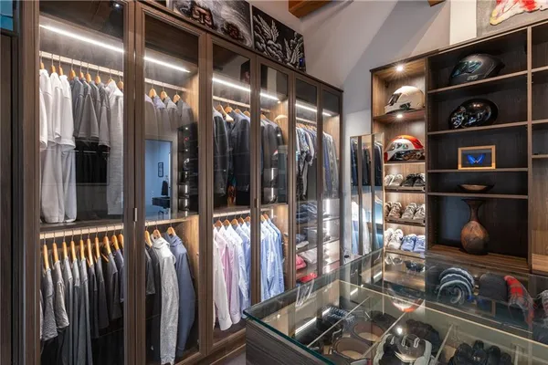 $947,500 | 210 West 5th Street, Unit 207, Kansas City, MO 64105