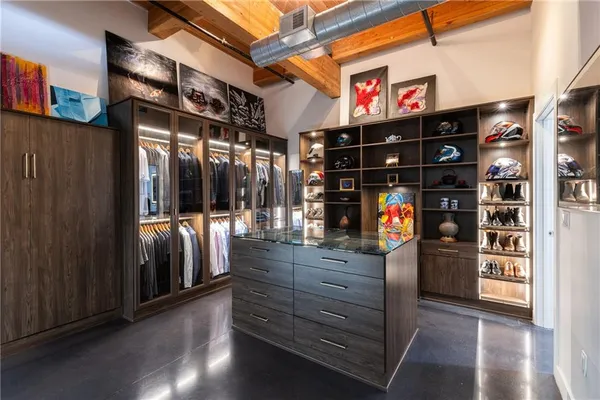 $947,500 | 210 West 5th Street, Unit 207, Kansas City, MO 64105